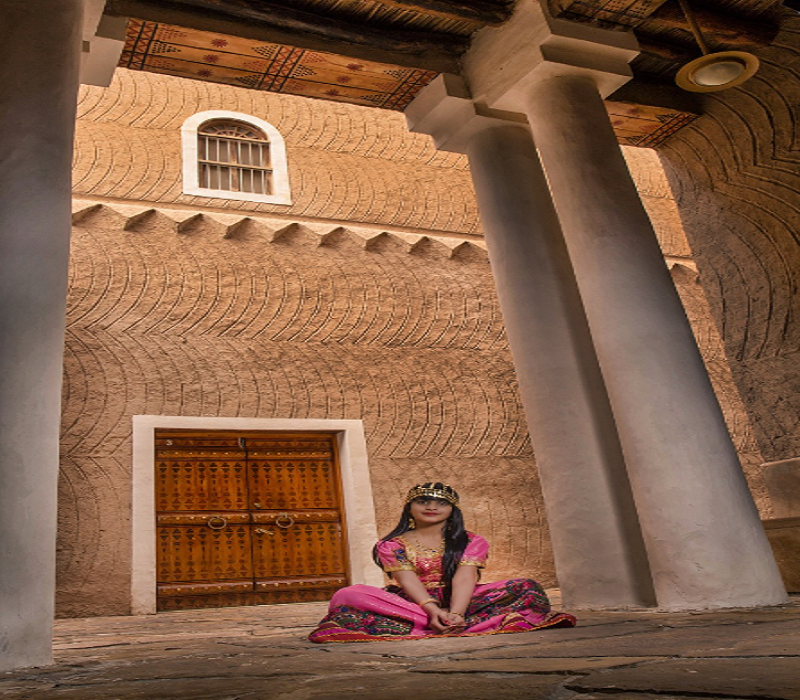 جمال العمارة التراثية في لوحة إبداعية من مركز الملك عبدالعزيز التاريخي