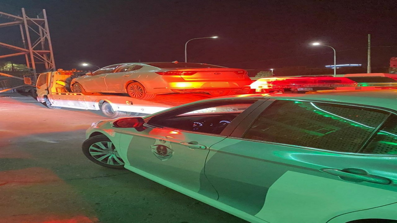 ضبط قائد مركبة مارس التفحيط في عرعر