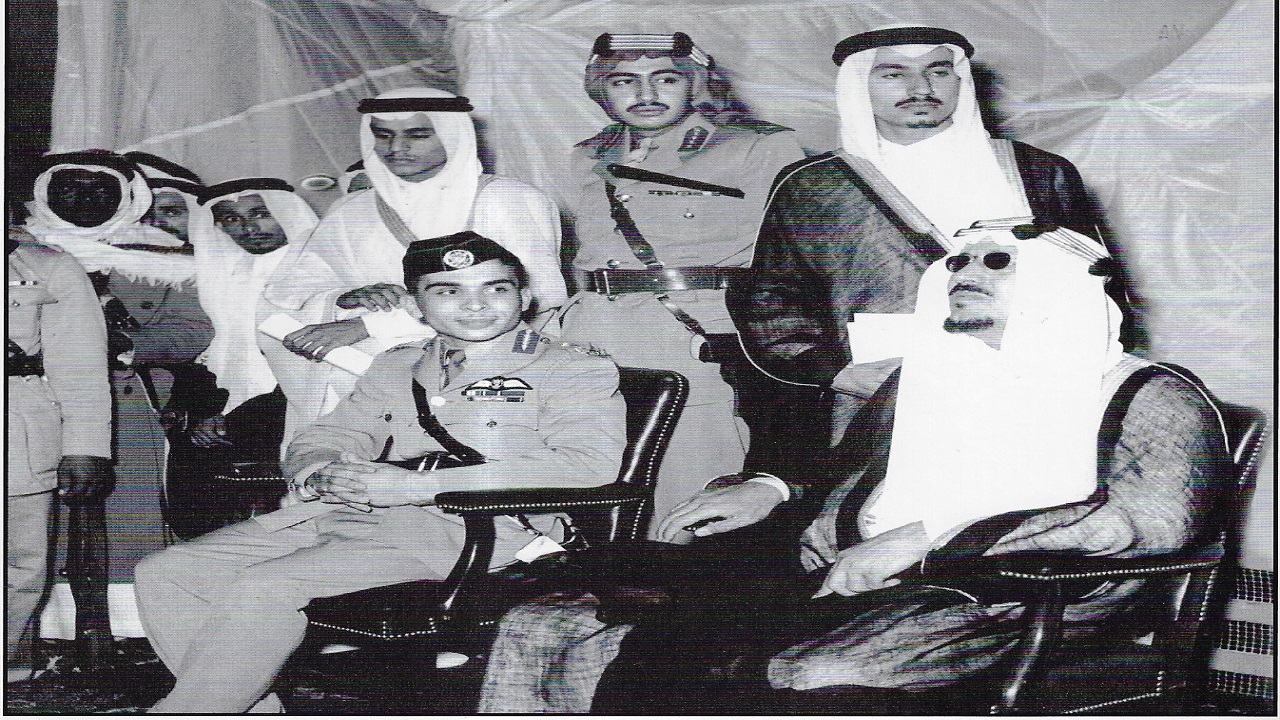 صورة نادرة للملك سعود مع الملك حسين بالرياض قبل 66 عام
