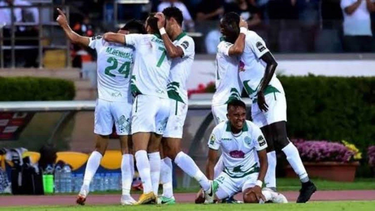 رحيل 6 لاعبين عن الرجاء المغربي قبل مواجهة الاتحاد