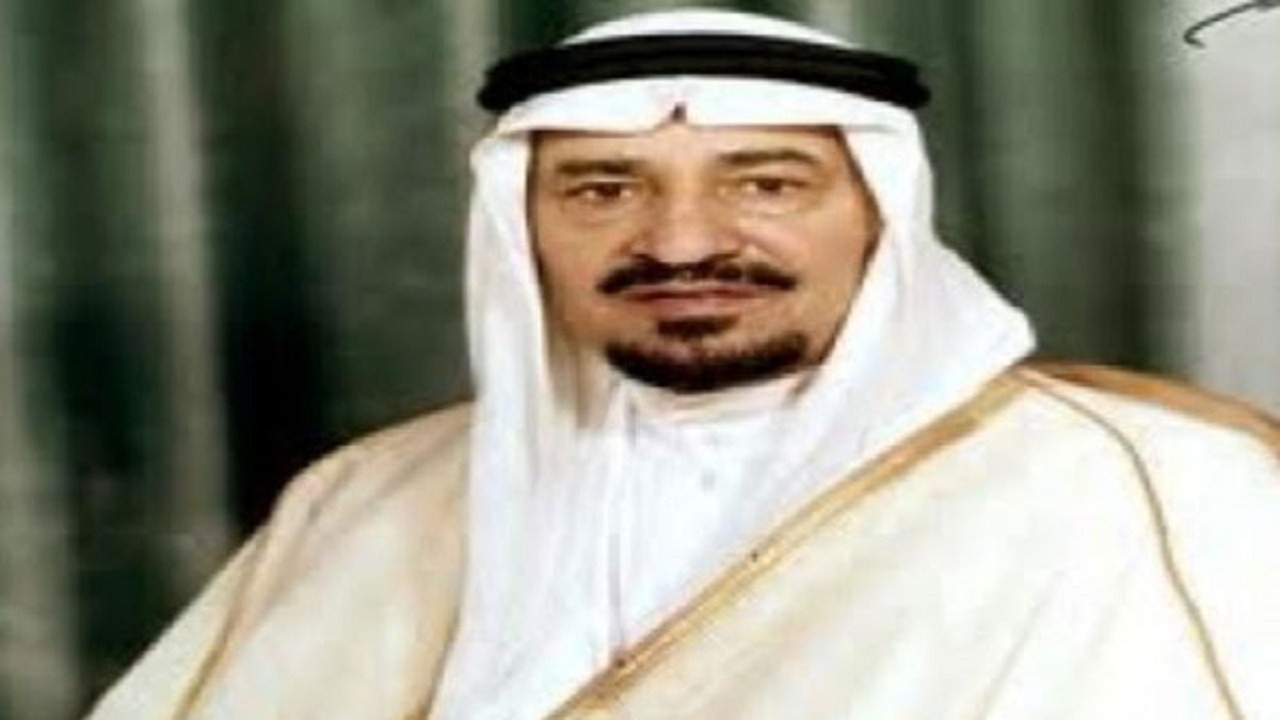 فيديو نادر يوثق الصلاة على جنازة الملك خالد بن عبدالعزيز