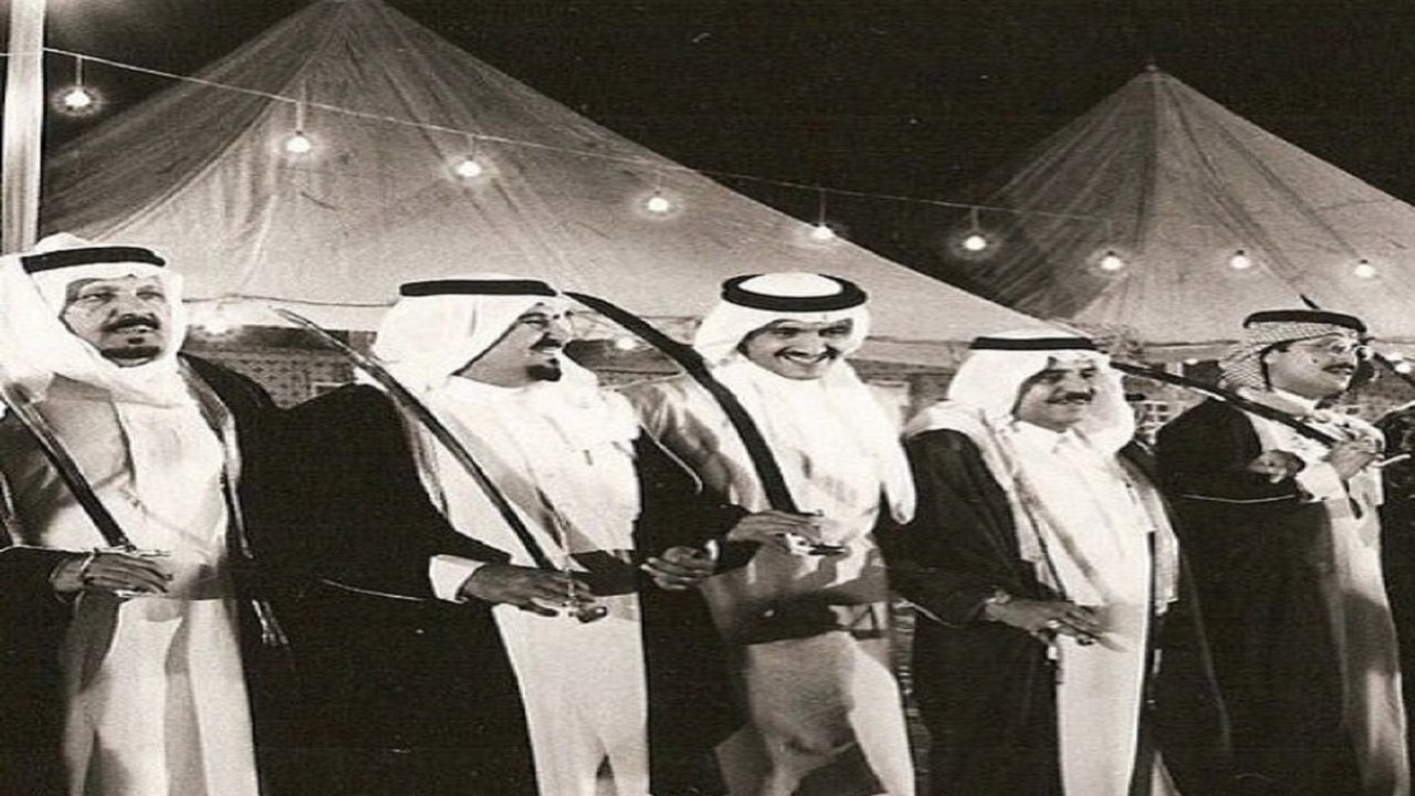 صورة نادرة للأمير سلطان بن سلمان بعد عودته من مهمة ديسكفري الفضائية قبل 36 عام