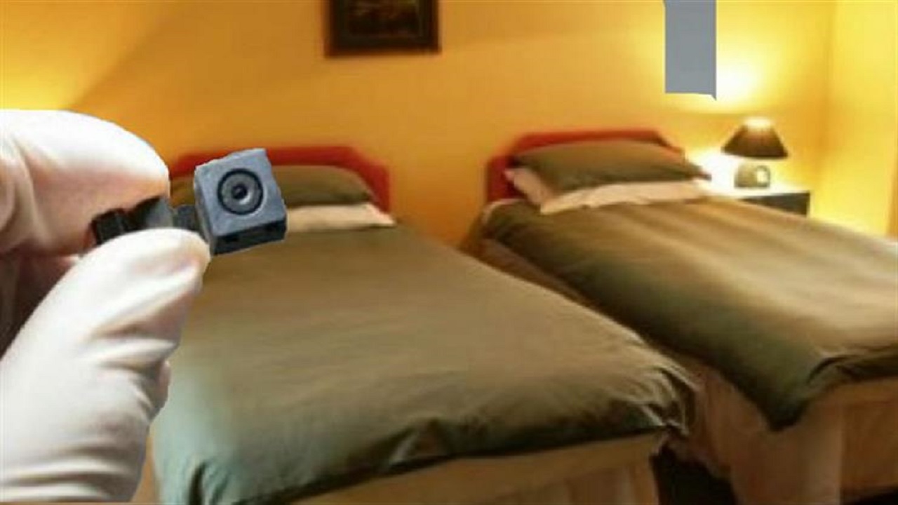 كاميرا مراقبة في غرفة نوم فتاة بقرار حكومي !