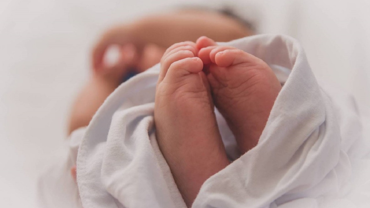 مواطن يتهم مستشفى خاص بالتسبب في وفاة طفله الرضيع بجدة