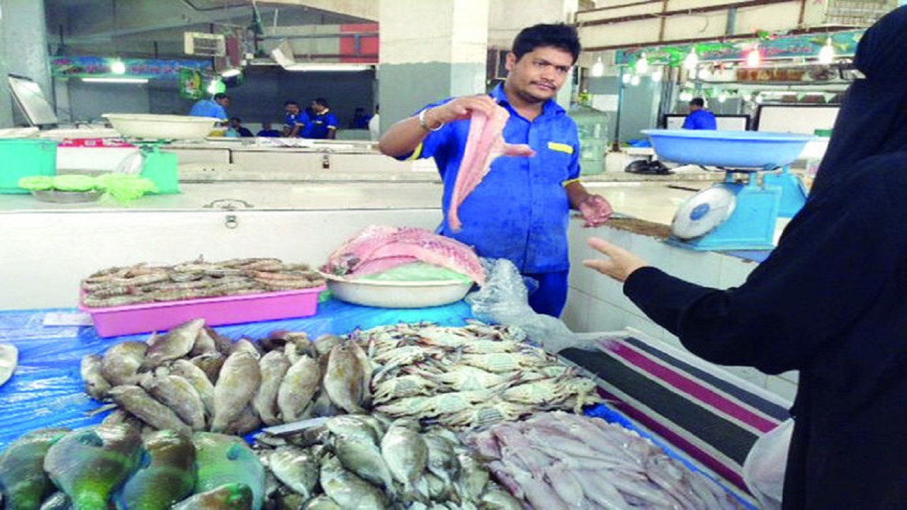 جولة تكشف أسعار الأسماك والروبيان بأسواق الرياض