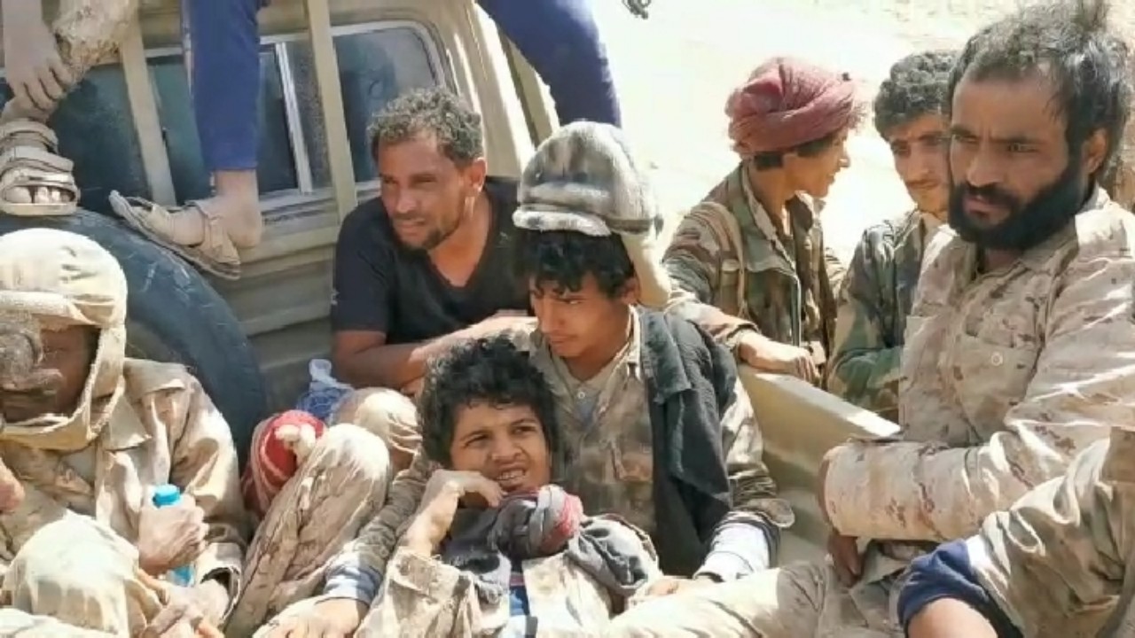 بالفيديو.. أبطال مأرب يأسرون عددًا من الحوثيين بعد معارك شرسة