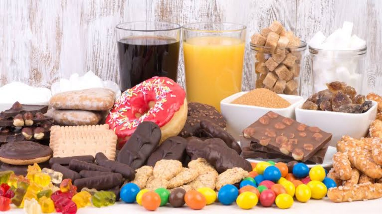 نصائح للتغلب على الرغبة الشديدة في تناول السكريات