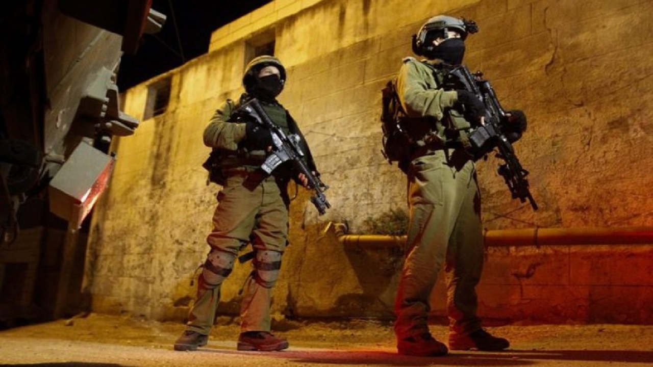 وفاة فلسطينية بسكتة قلبية إثر اقتحام جيش الاحتلال منزلها