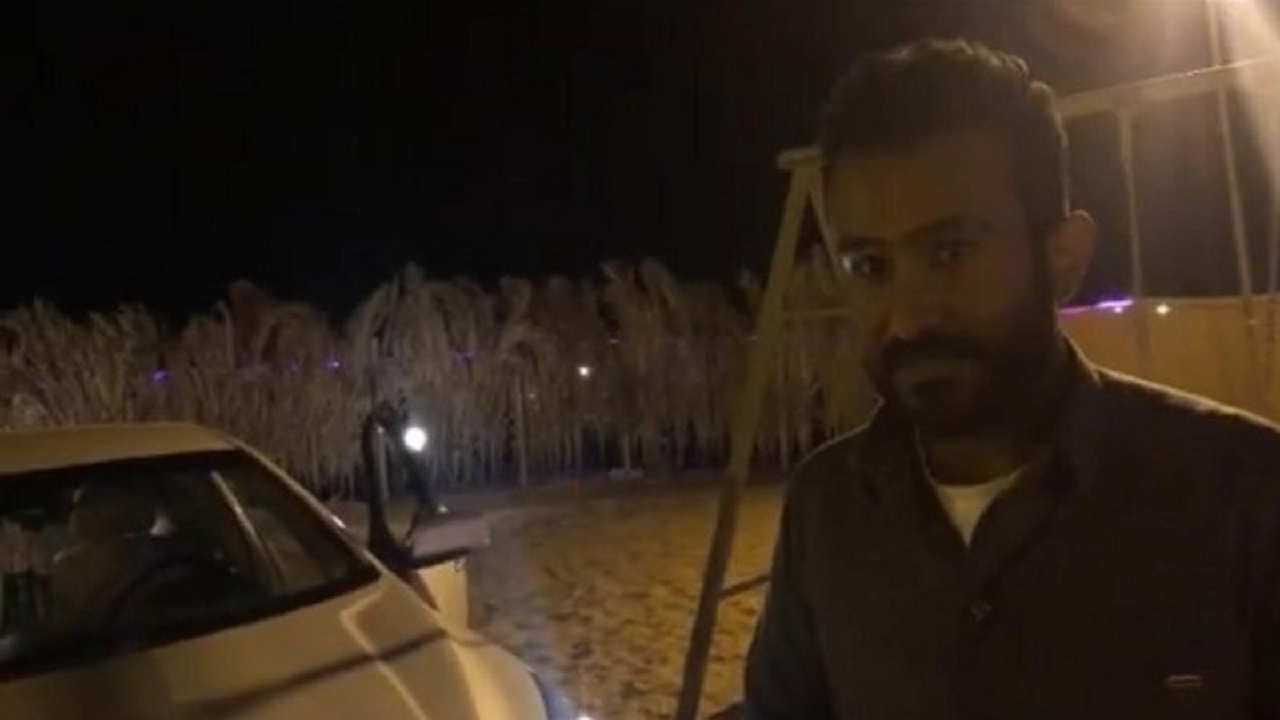 ” إنجاد ” ينقذ مسنًا علقت سيارته في كثبان ثمامة الرياض