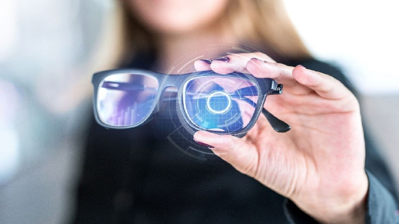 بالفيديو.. سامسونج تسابق &#8220;أبل&#8221; في إنتاج نظارات الواقع الافتراضي بسعر زهيد