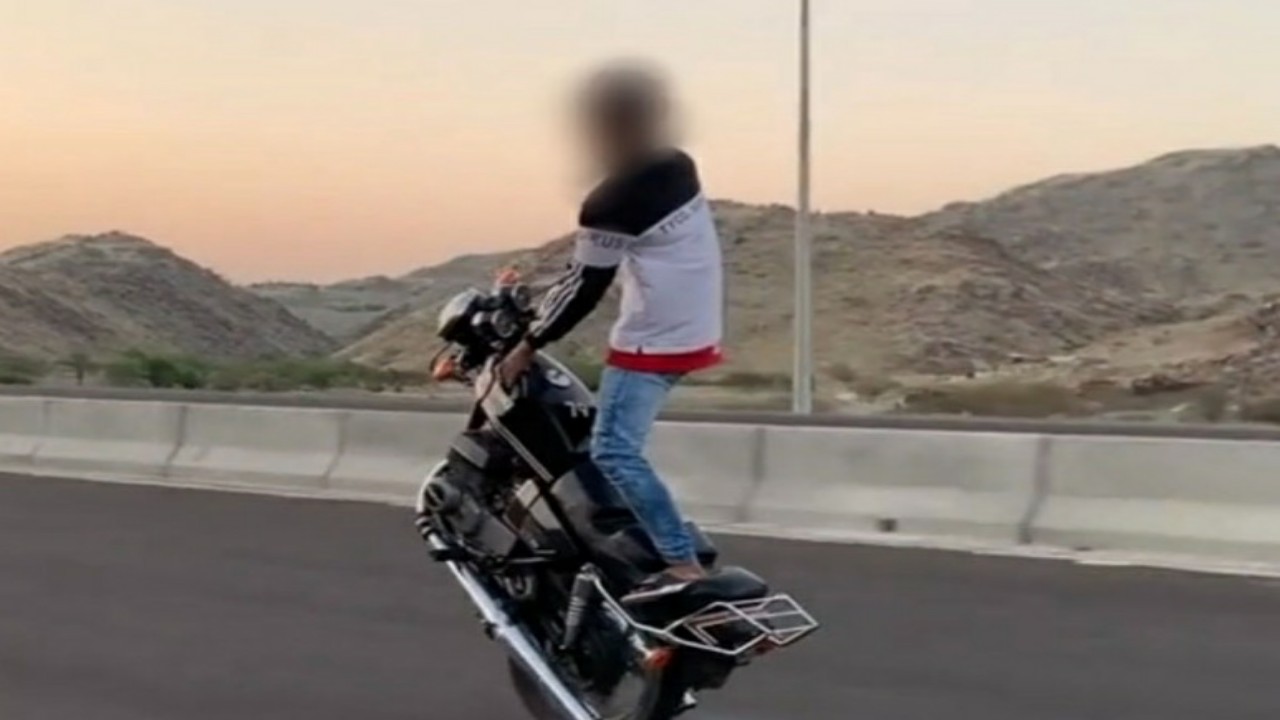 مصير قائد دراجة آلية نشر مخالفته عبر وسائل التواصل في مكة 