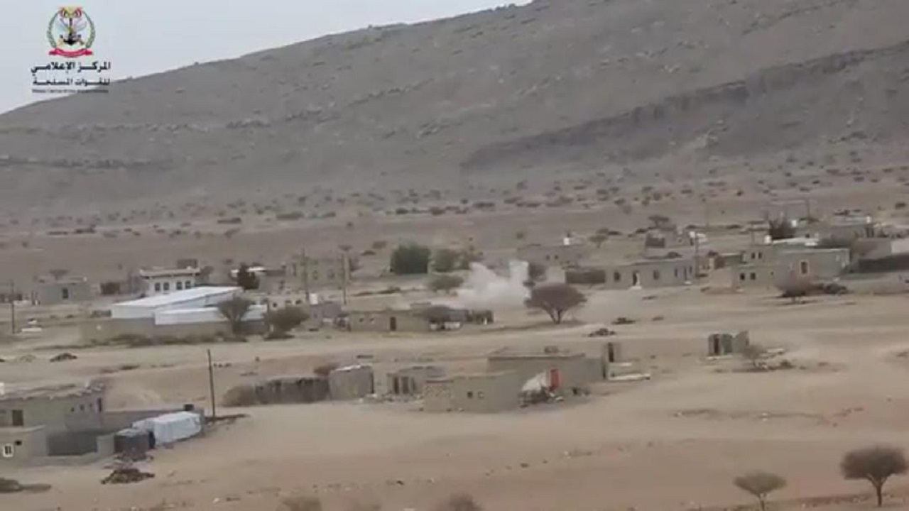 شاهد.. لحظة قصف ميليشيا الحوثي المدنيين في مأرب بالصواريخ والقذائف