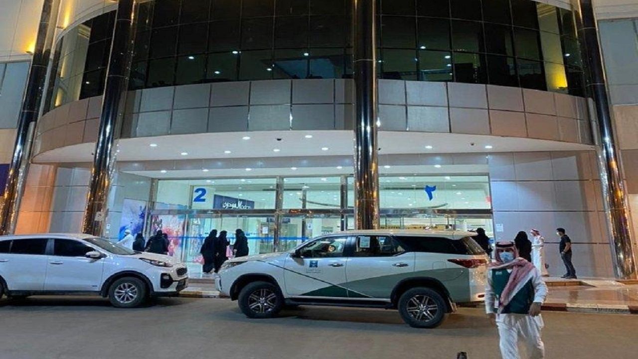 بالفيديو.. تفاصيل إغلاق أحد الأسواق الكبرى في الرياض