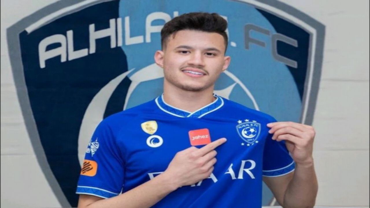 الكشف عن آخر تطورات مفاوضات الهلال مع الشباب لضم الحمدان