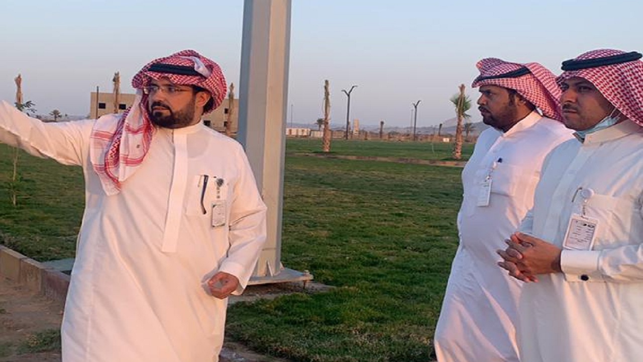 رئيس بلدية بيشة يقف ميدانيًا على عددٍ من المشاريع البلدية بالمحافظة