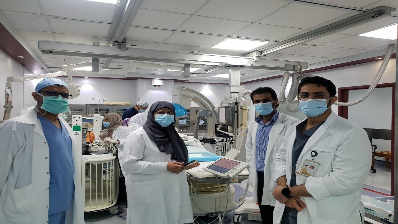 قسطرة الأوردة الطرفية بالأشعة لطفل في ولادة الدمام