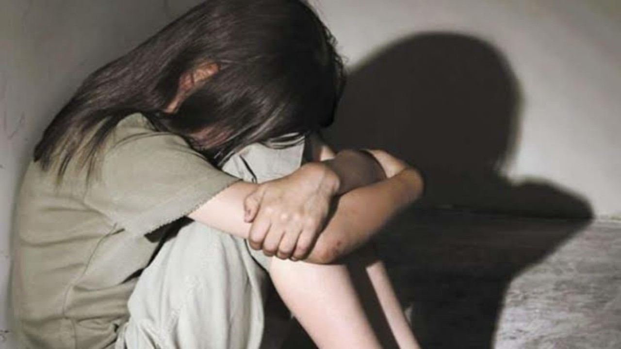 طفلة تحمل سفاحًا بعد اغتصابها على يد عشريني 