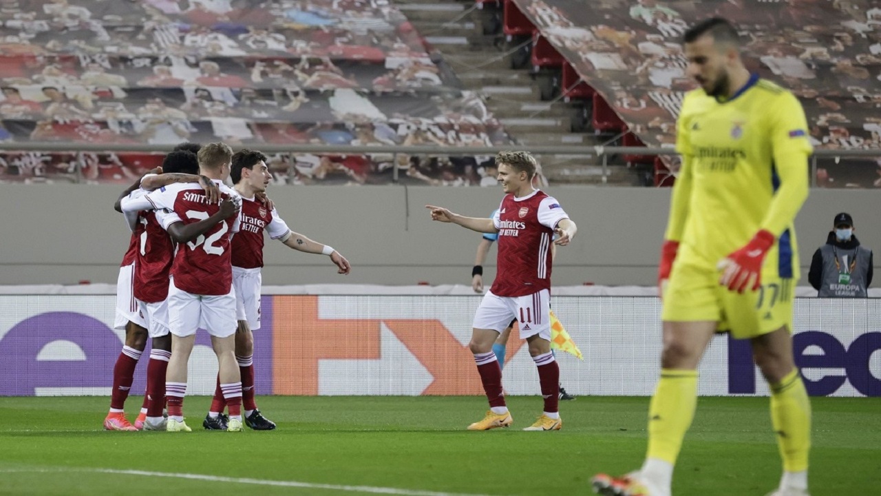 آرسنال يخطف فوزاً ثميناً من بنفيكا