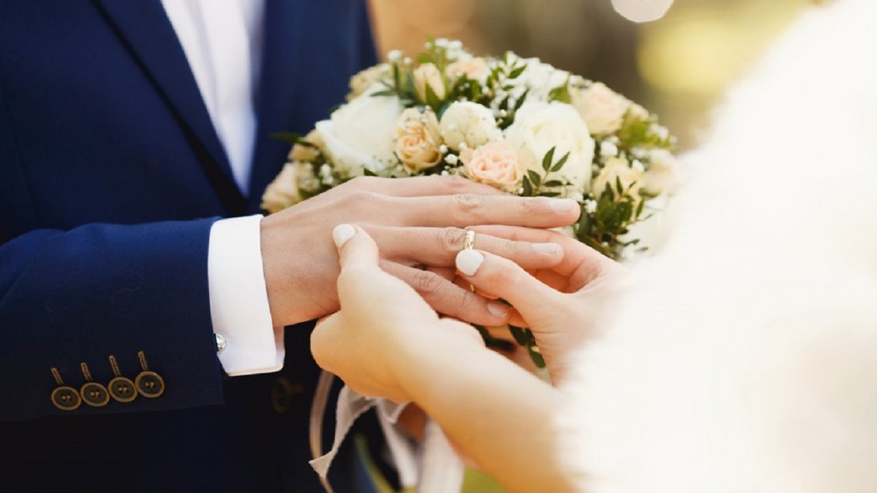 العثور على عروسين متوفيين بعد زواجهما بـ48 ساعة