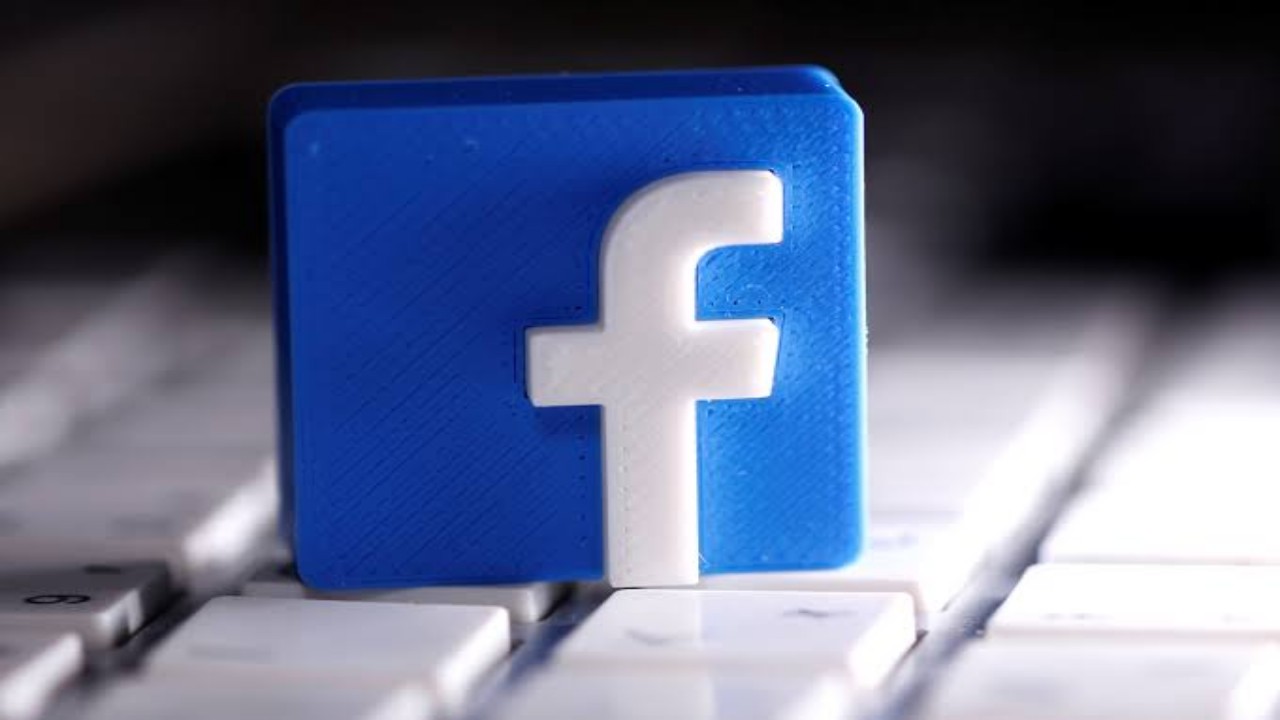 فيسبوك توسيع دعمها لمفاتيح الأمان الفعلية للمصادقة الثنائية