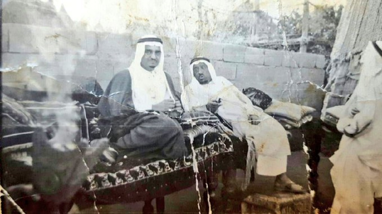 صورة نادرة للملك فهد أثناء زيارته صبياء