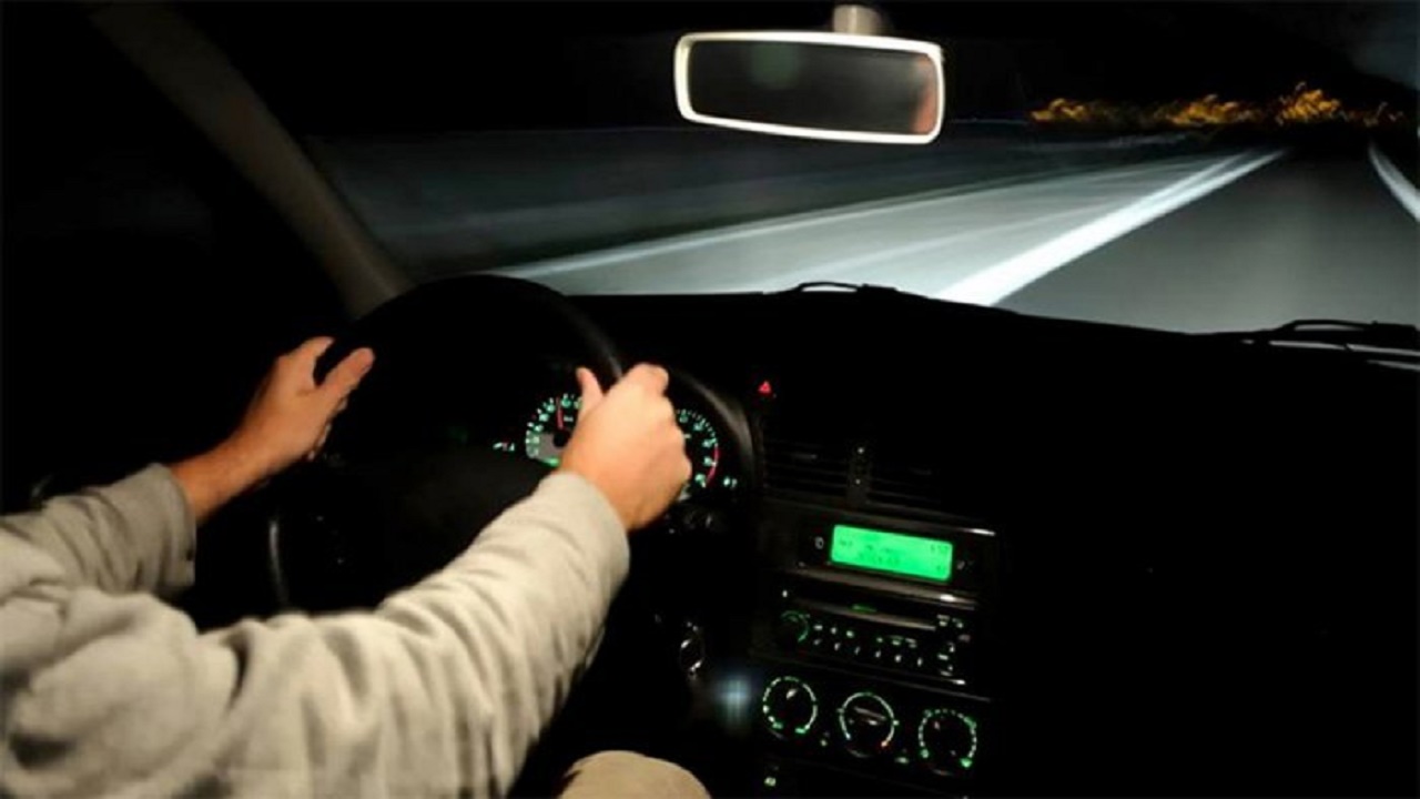نصائح هامة لقيادة السيارة في الليل