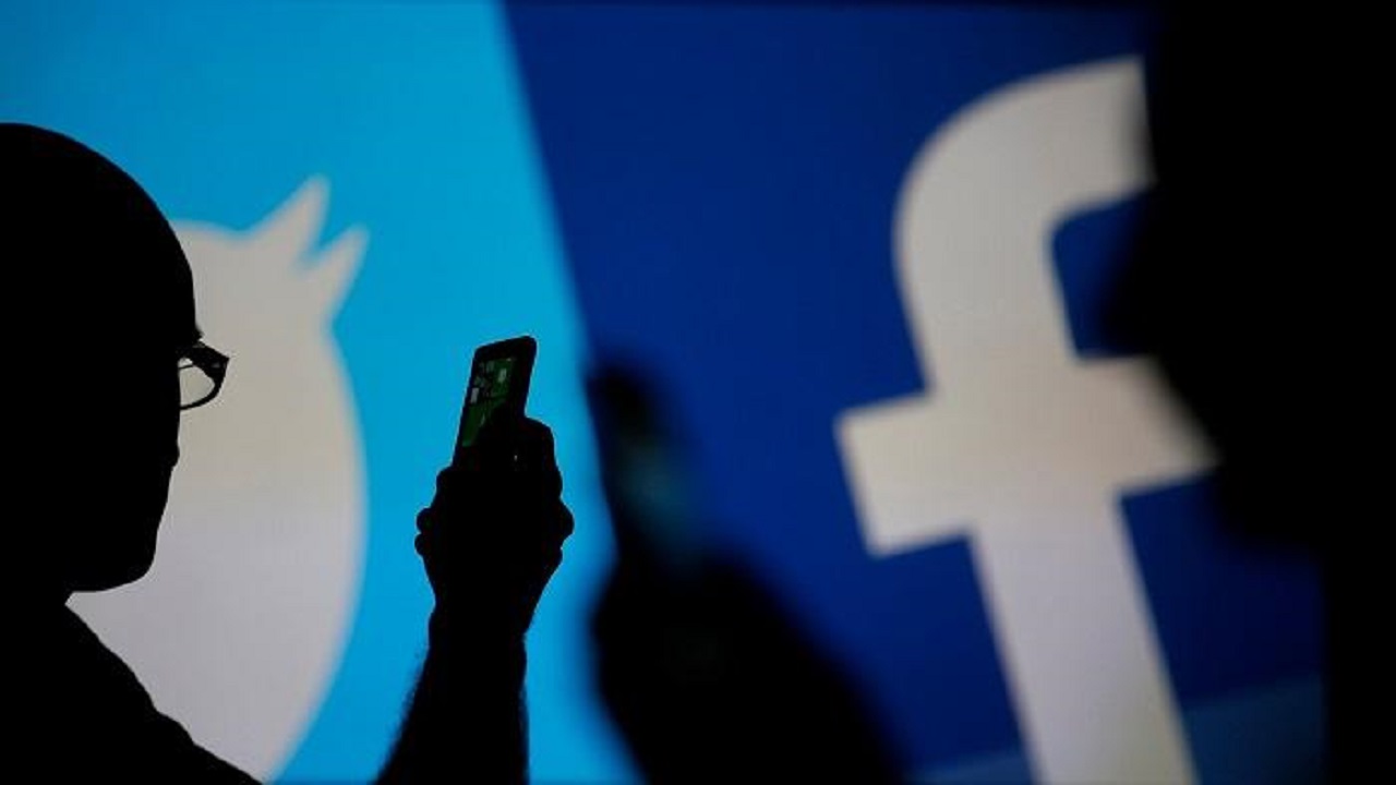 اتهامات رسمية لفيس بوك وتويتر بسبب لقاح كورونا