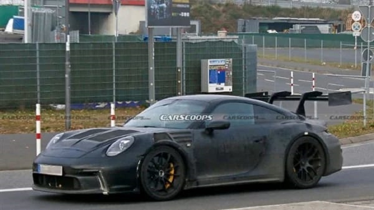 قدرات قوية لـ بورشه 911 GT3 RS تخطف الأنظار