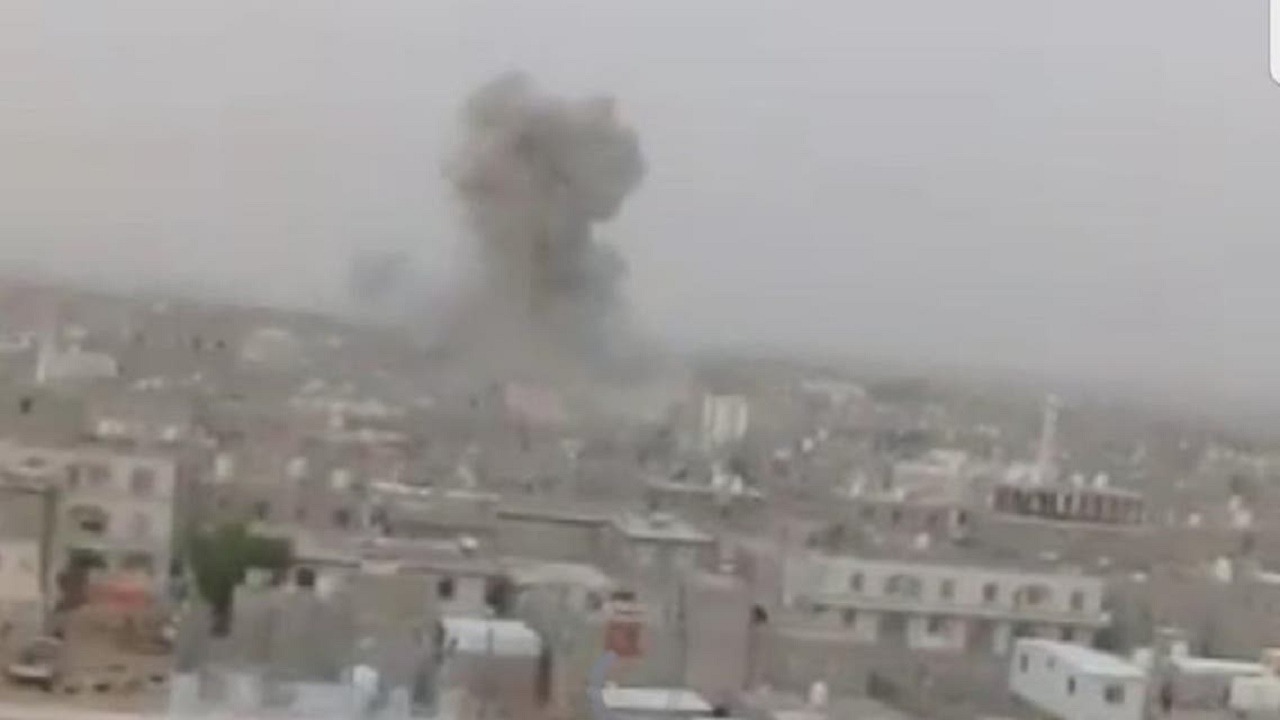 مستشار الرئيس اليمني يتهم الحوثيين بالسعي لفتح مطار صنعاء بهدف نقل السلاح