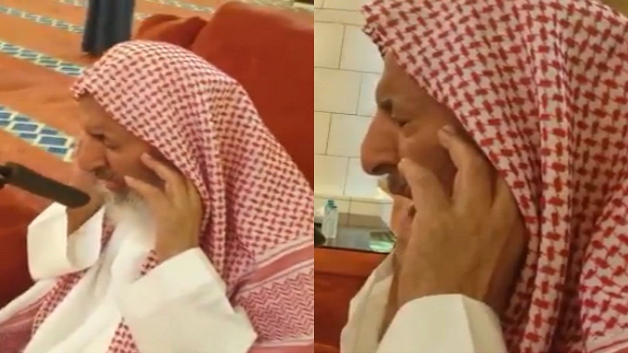 بالفيديو.. مفتي عام المملكة يرفع الأذان نيابة عن مؤذن الجامع الكبير
