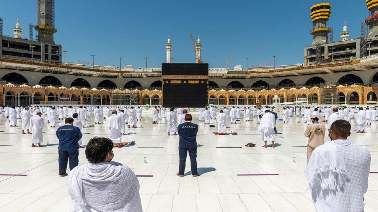 بالفيديو والصور.. خطبة الجمعة من المسجد الحرام