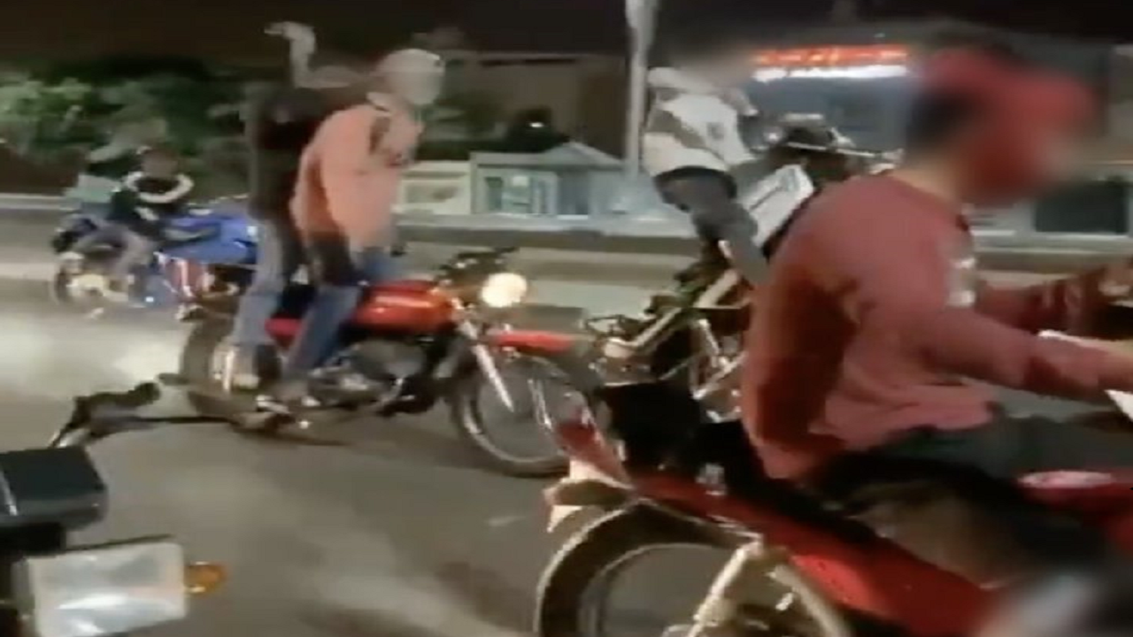 ضبط المتباهين بقيادة دراجات آلية بطريقة مخالفة في مكة
