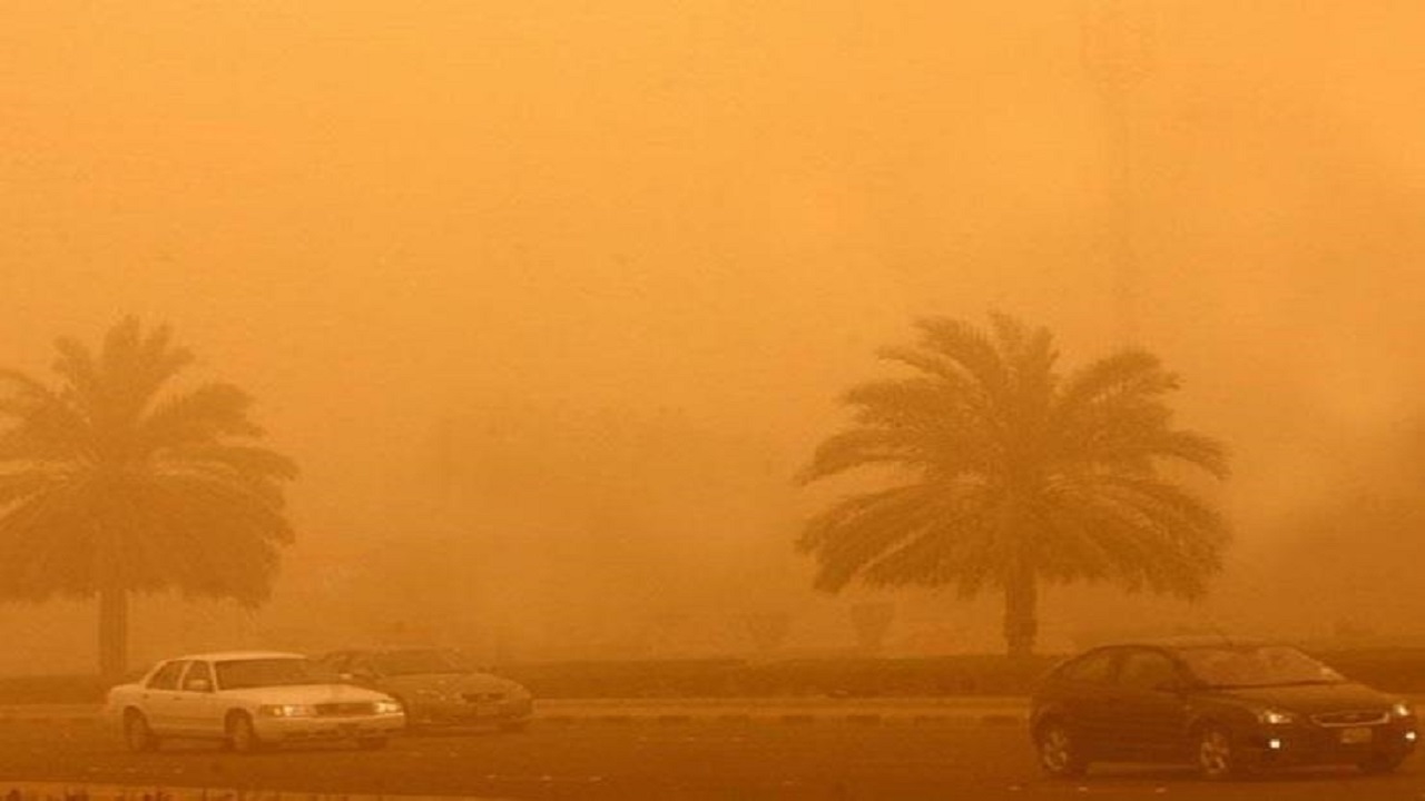 تقلبات جوية وعواصف ترابية على معظم مناطق المملكة بدءً من يوم غد (فيديو)