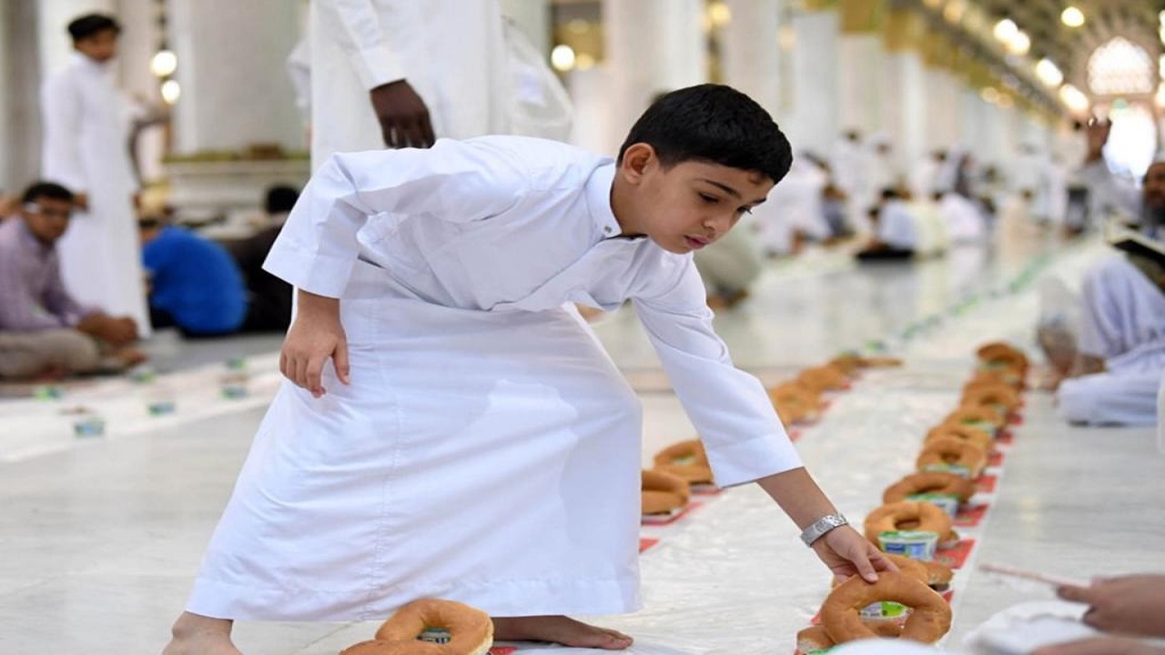 آلية تقديم &#8221; إفطار صائم&#8221; بالمسجد النبوي