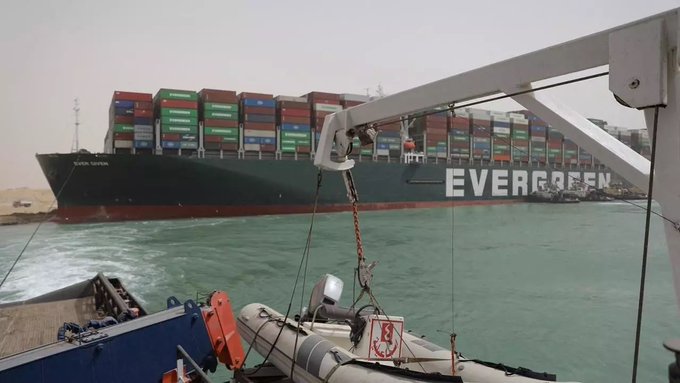 الخارجية: المملكة تقدر الكفاءة العالية لمصر في التعامل مع حادث جنوح السفينة