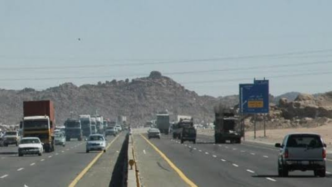 استمرار أعمال طريق «السيل الكبير- الرياض السريع»