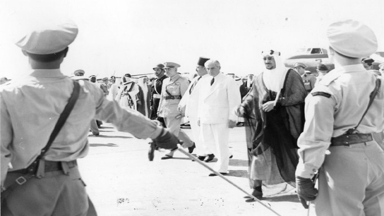 صورة نادرة للملك سعود أثناء زيارته إلى لبنان