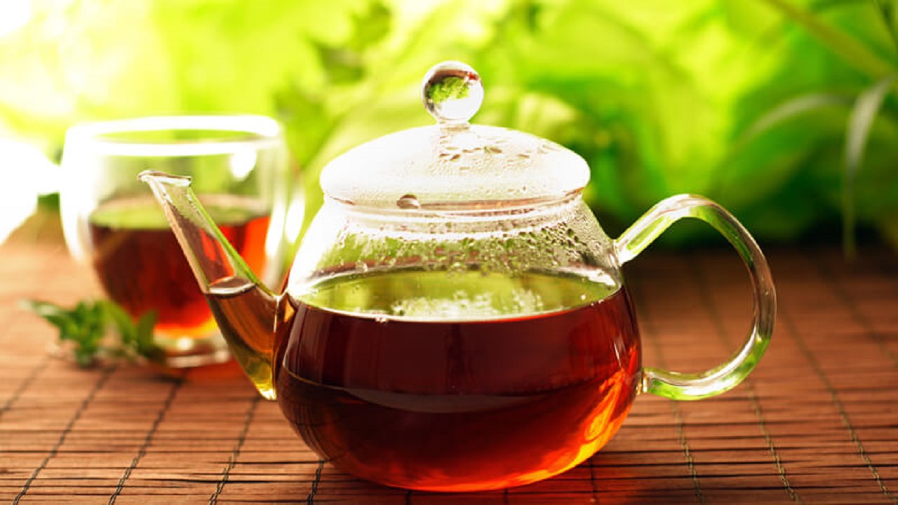 فوائد صحية لشرب الشاي الأسود يوميًا
