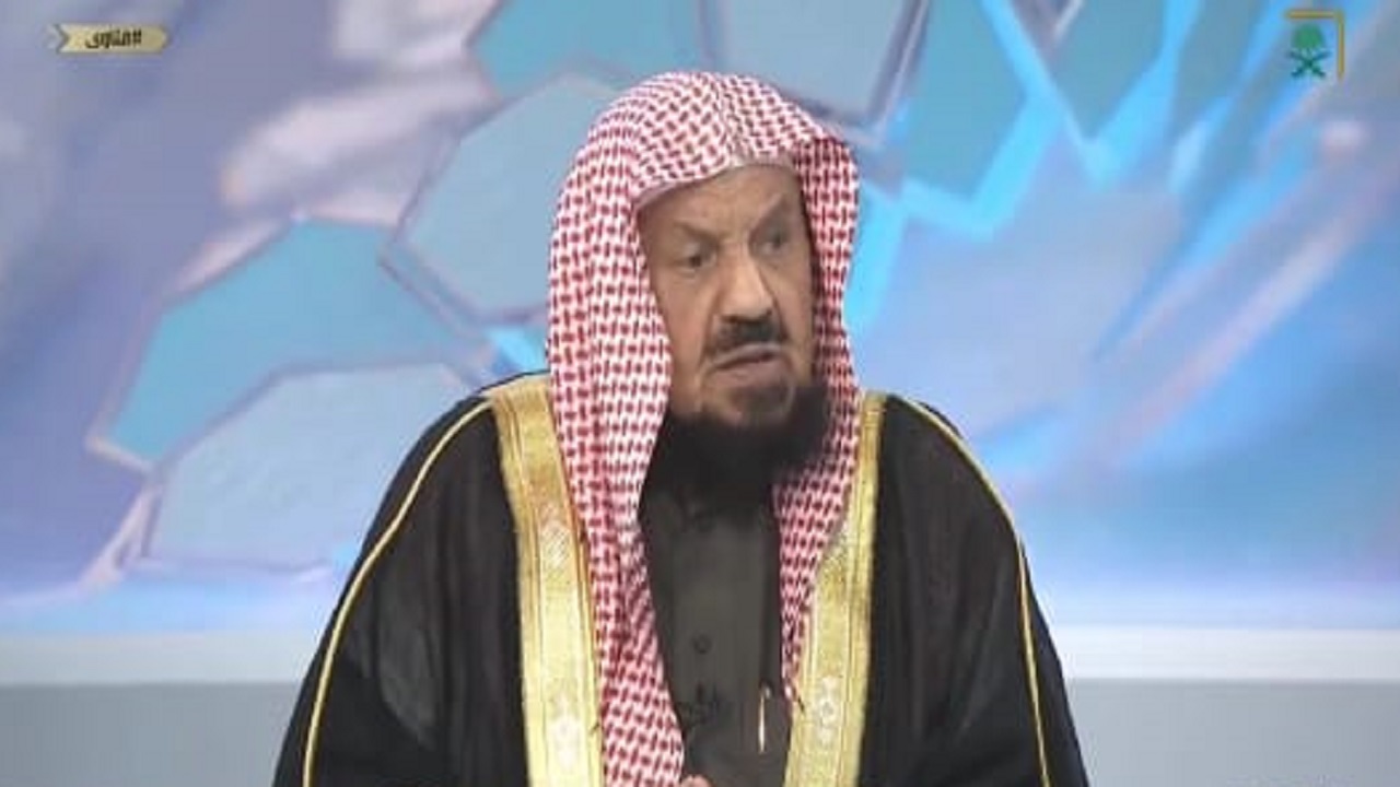 بالفيديو.. الشيخ المنيع يوضح حكم وضع الزكاة في فرش المسجد