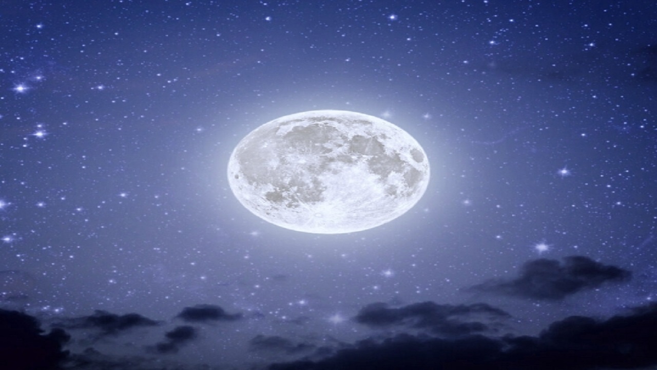 فلكية جدة: “قمر شعبان” يكتمل بدراً في سماء المملكة الليلة