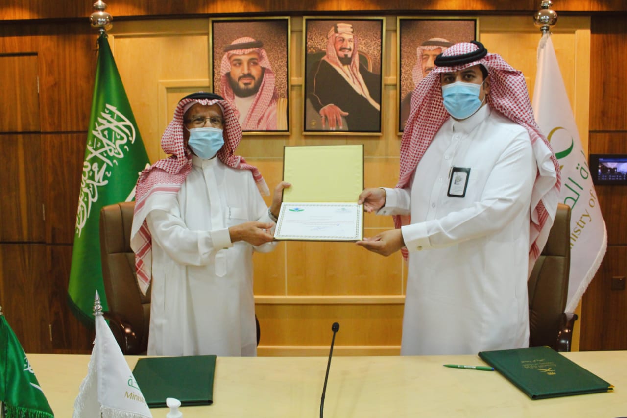 د. الشهراني يوقع 3 اتفاقيات شراكة مجتمعية
