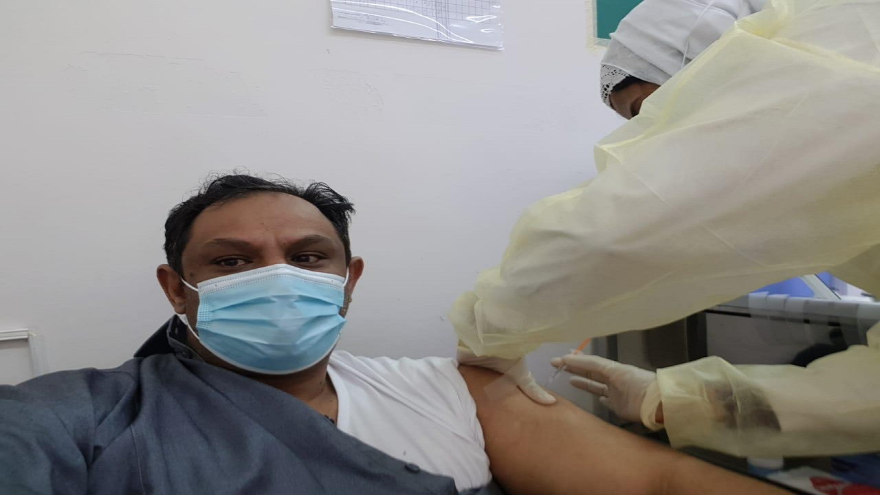 رئيس بلدي بني حسن ينصح المواطنين للتسجيل لتلقي لقاح كورونا