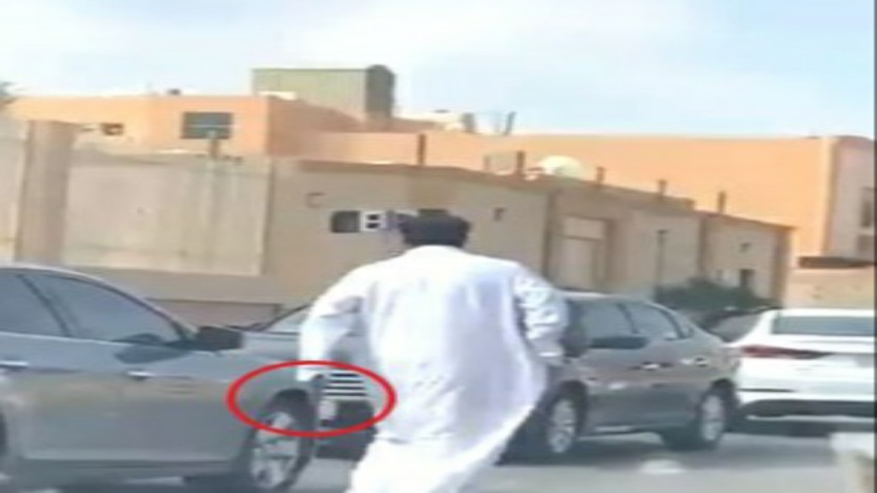 شاهد.. لحظة إطلاق نار على مركز صحي في الرياض بسبب ” توكلنا “