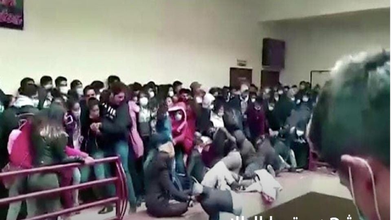 بالفيديو.. مصرع 7 طلاب إثر انهيار مدرج جامعة