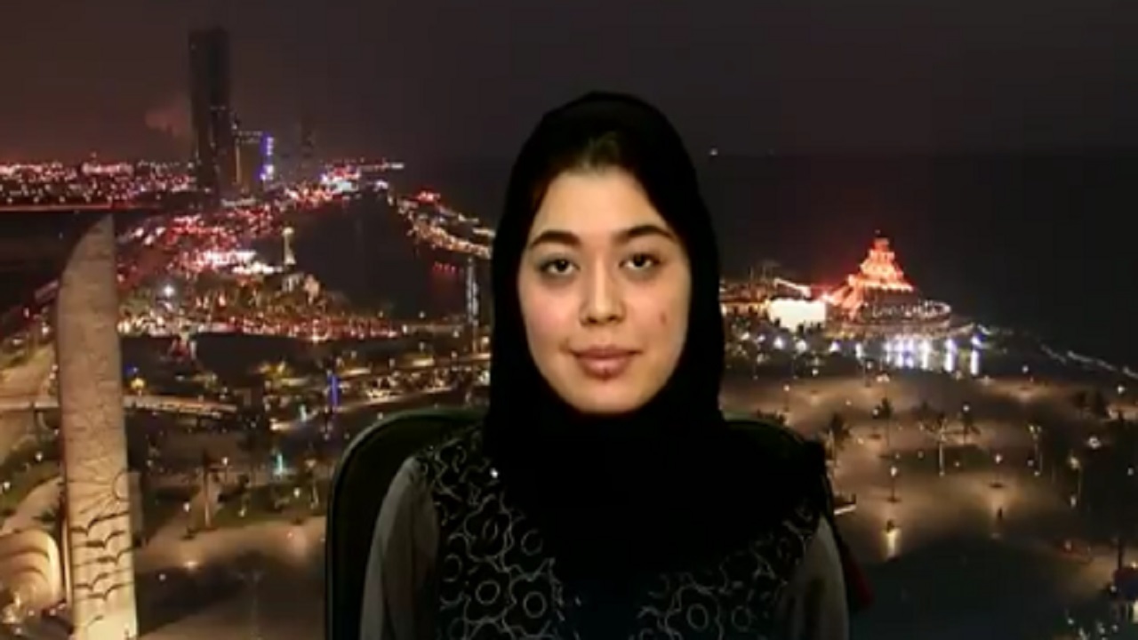بالفيديو .. طالبة في جدة تصمم كودا محسنا للشبكات اللاسلكية