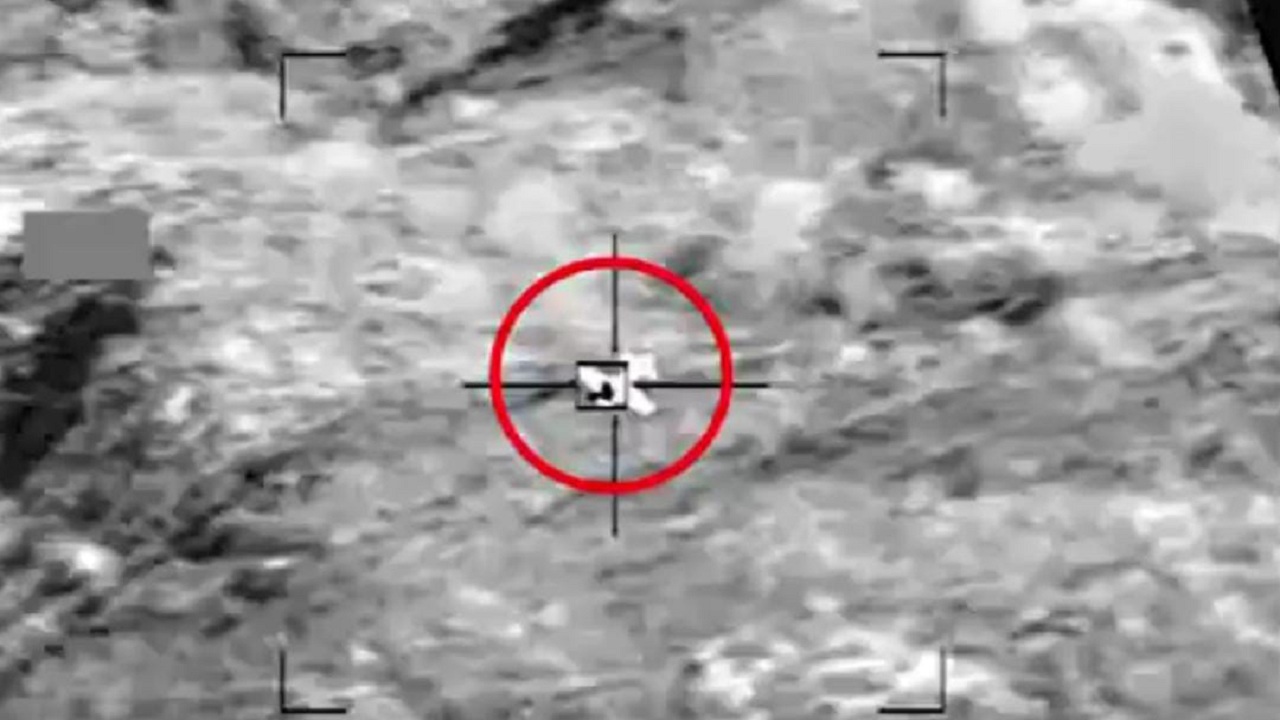 فيديو يوثق تدمير التحالف لـ طائرة مفخخة قبل إطلاقها من اليمن