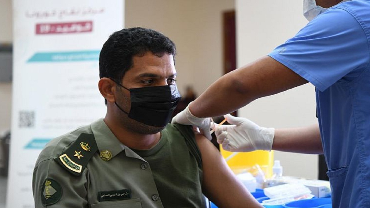  الخدمات الطبية بوزارة الداخلية تنفذ زيارات ميدانية لتقديم لقاح كورونا في مكة المكرمة