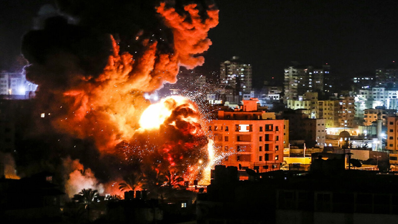 طيران الاحتلال يستهدف عدد من المواقع في قطاع غزة