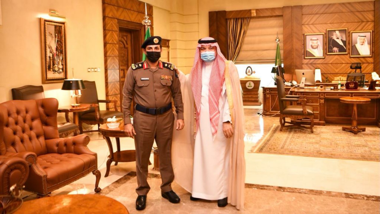 الأمير مشعل بن ماجد يقلد مدير الدفاع المدني بمحافظة جدة رتبة “لواء”