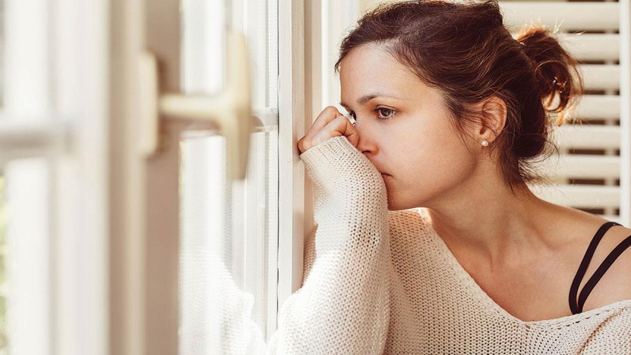 5 أسباب وراء القلق والإكتئاب بالمنزل منها الدهانات الفاتحة